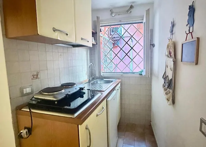 Comfy In The Heart Of Nightlife Apartment